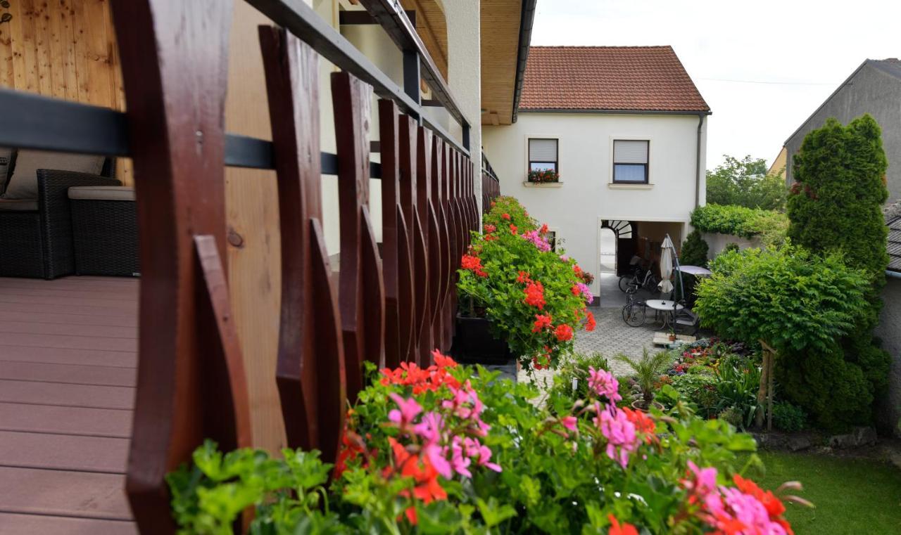فندق Blumenhof Wegleitner إلميتز المظهر الخارجي الصورة